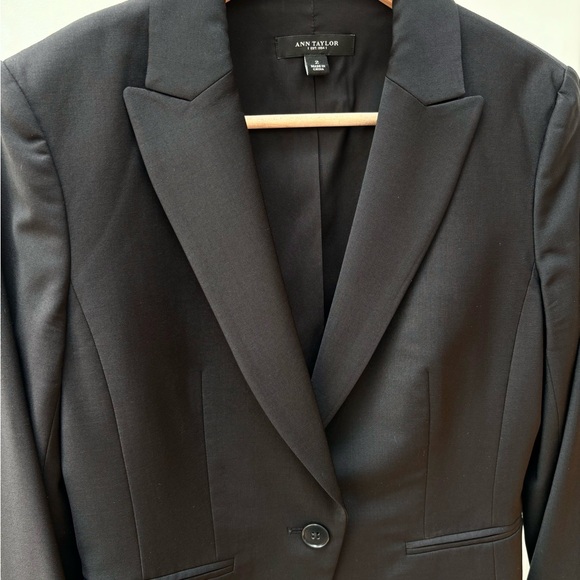 Ann Taylor One Button Black Blazer - Picture 4 of 9